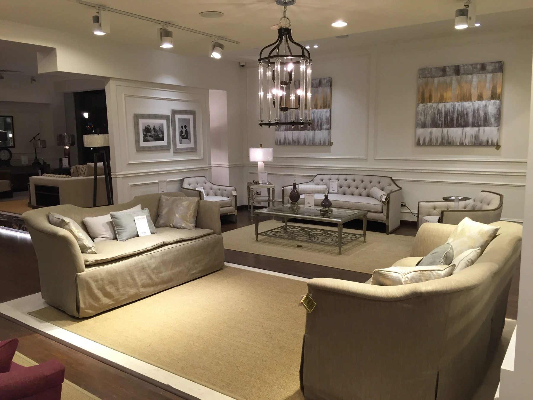 Caracole · Fifth Settlement · Showroom seating · photograph
