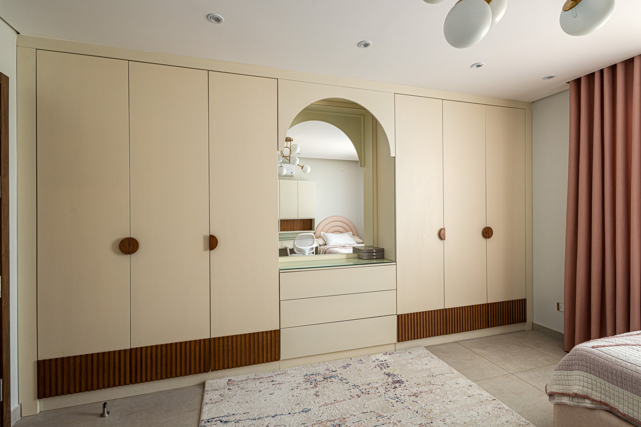 Canaria Apartment — storage and circulation